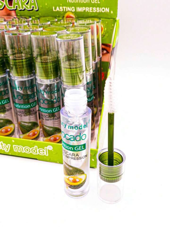 Beauty model Avocado Nutrition GEL mascara lasting impression